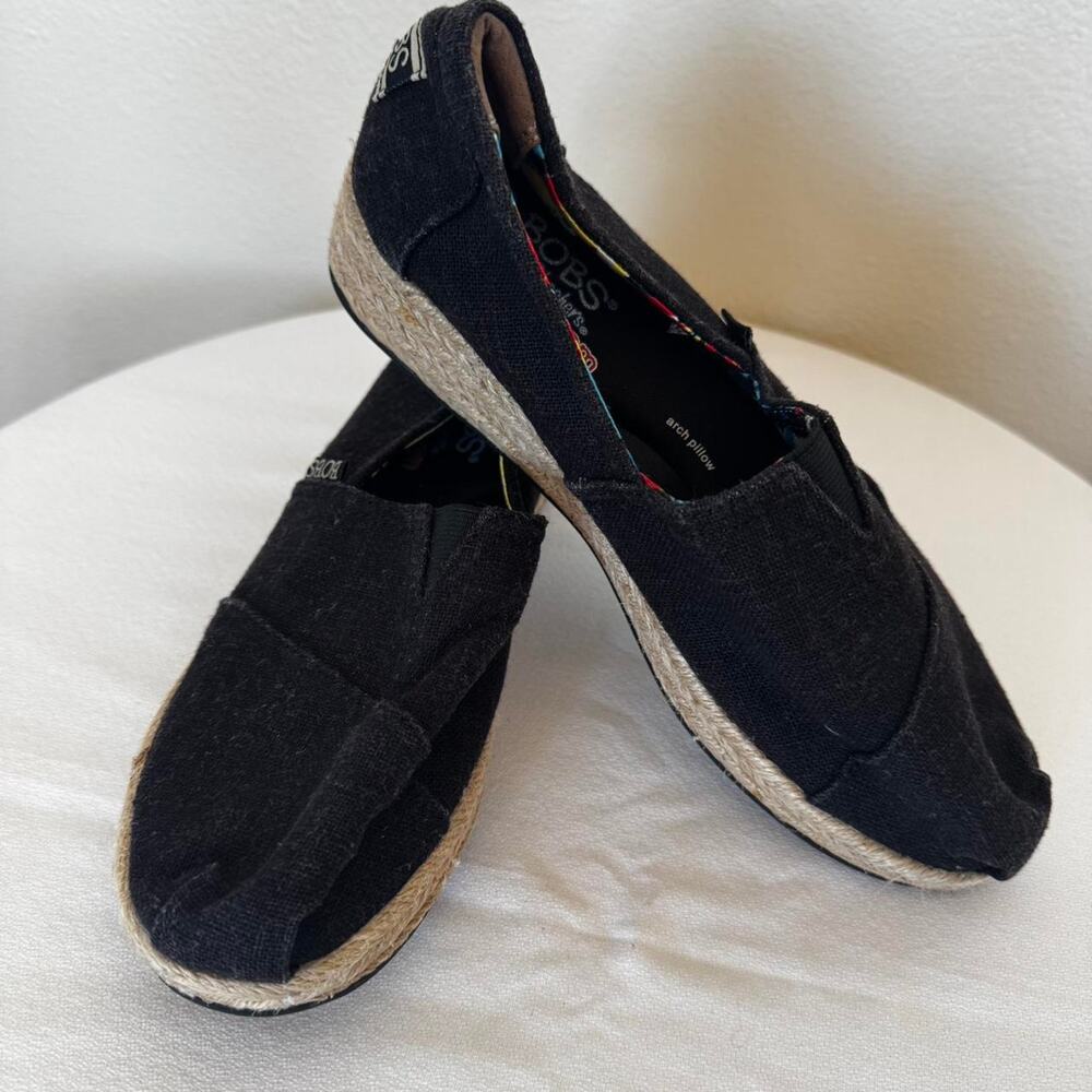 Black and tan espadrille skechers